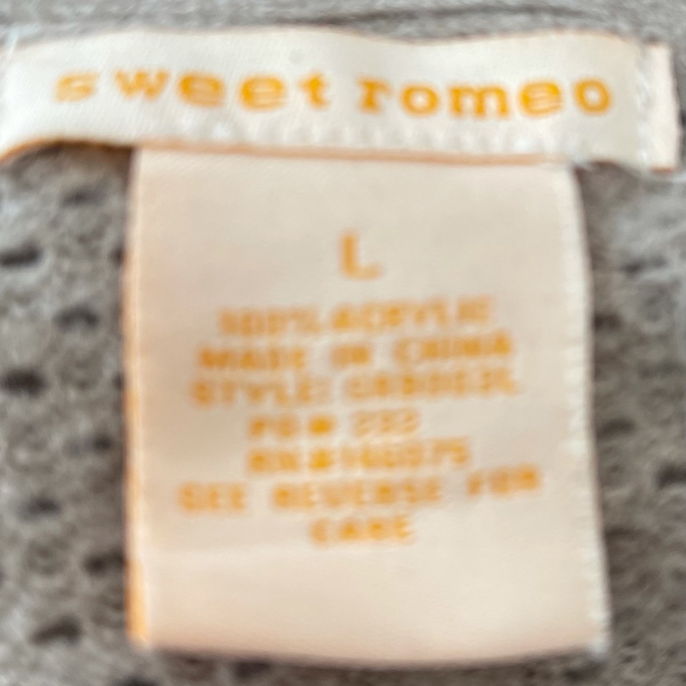 Sweet Romeo Sweater - Picture 3 of 5